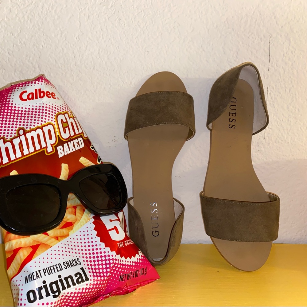 ★ GUESS ★ suede flats !